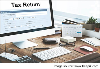 Why Salaried Individuals Must File Their ITR Before Time